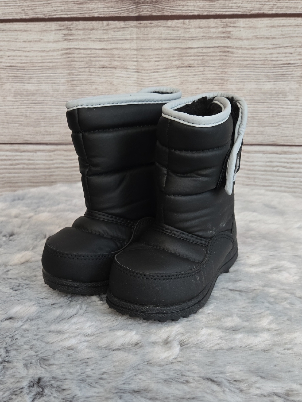 Magellan Outdoors Black Snow Boots, Toddler Size 5